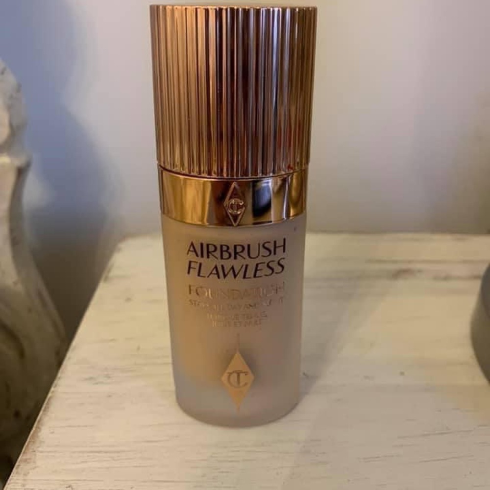 Charlotte Tilbury Flawless Foundation - Neutral 6